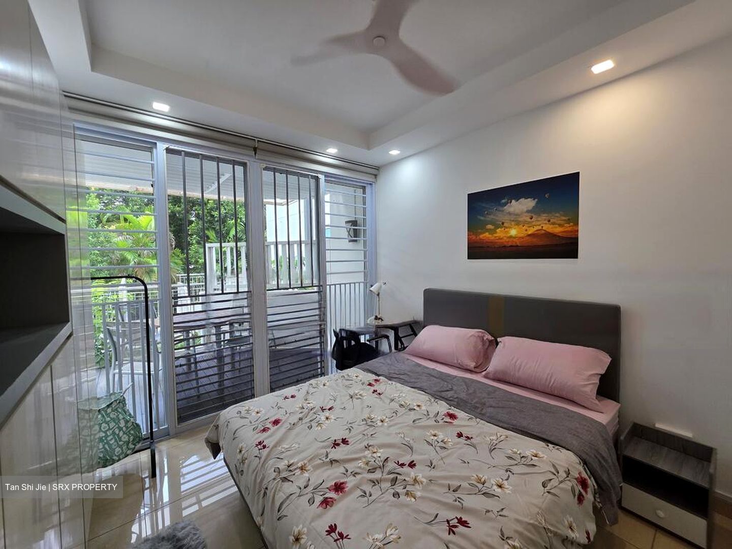 The Esparis (D18), Condominium #460525981